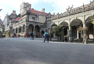 Shimla Enjoys Unusual Tourist Influx As Plains In North India Struggles To Breath Fresh Air