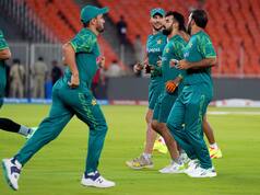 ENG vs PAK: इंग्लैंड के खिलाफ मैच से पहले पाकिस्तान के लिए खुशखबरी, कनकशन के बाद पहली बार नेट्स में उतरे शादाब खान