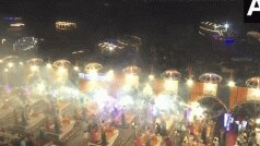 Dev Deepawali: देव दीपावली पर लाखों दीपों से जगमग हुए काशी के घाट, CM योगी भी पहुंचे; धरती पर देवलोक जैसा नजारा | VIDEO