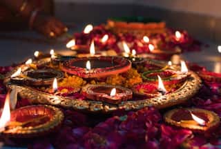 Diwali 2023 Vastu Tips: 7 Things You MUST Discard Before Maa Lakshmi's Arrival
