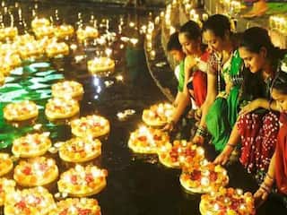 Kartik Purnima 2023: आज कार्तिक पूर्णिमा के दिन इस शुभ मुहूर्त में करें स्नान व दान, जानें पूजा की विधि