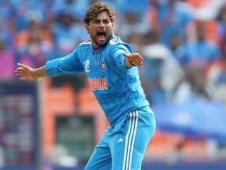 सेमीफाइनल से पहले कुलदीप यादव बने 'फूड डिलीवरी बॉय', कस्टमर से पूछ ली यह बात