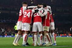 Arsenal hit 6, Advance In Champions League; United Held To Draw At Galatasaray