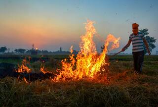 Delhi Pollution: Manohar Khattar Tells Kejriwal To 'Focus on Delhi' As AAP-BJP Slugfest Over Stubble Burning Continues