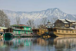 Kashmir Records Significant Fall In Minimum Temperature, Rain And Snow Likely In Middle And Higher Reaches
