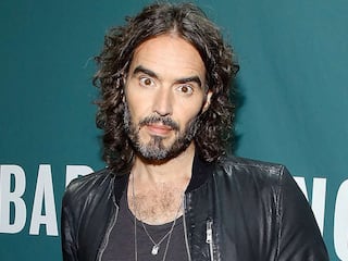 हॉलीवुड एक्टर Russell Brand पर एक्ट्रेस ने दर्ज कराया मारपीट का केस, बोली- सबके सामने दिखाया था प्राइवेट पार्ट