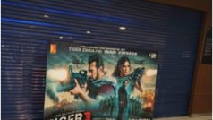 Tiger 3 चल रही थी, वेनिस मॉल पहुंचे अफसरों ने फिल्म बंद कराकर सील किया सिनेमाघर, जानें वजह