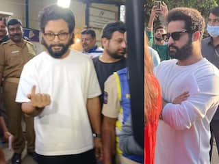 Telangana Election : Allu Arjun और Jr NTR समेत कई सुपरस्टार्स ने डाला वोट, 'पुष्पा' ने तेलंगाना के लोगों से की ये अपील