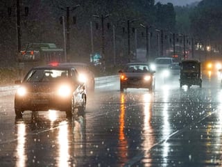 Weather Update: दिल्ली में हो सकती है बारिश, धुंध से मिलेगी राहत, IMD ने दी बड़ी खुशखबरी, पहाड़ों में बर्फबारी का अलर्ट