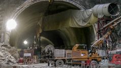 Uttarkashi Tunnel Rescue: पहाड़ का सीना चीर कैसे बचाई गई 41 जिंदगियां? जानें 17 दिन के रेस्क्यू ऑपरेशन की पूरी कहानी