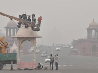 Delhi AQI: दिल्ली NCR की हवा में नहीं है सुधार, अब भी जहरीली