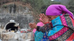 Uttarakhand Tunnel Rescue | सुरंग में फंसे 41 जांबाजों को निकालने का काम शुरू, पहला मजदूर आया बाहर- जानें पल-पल का अपडेट | LIVE