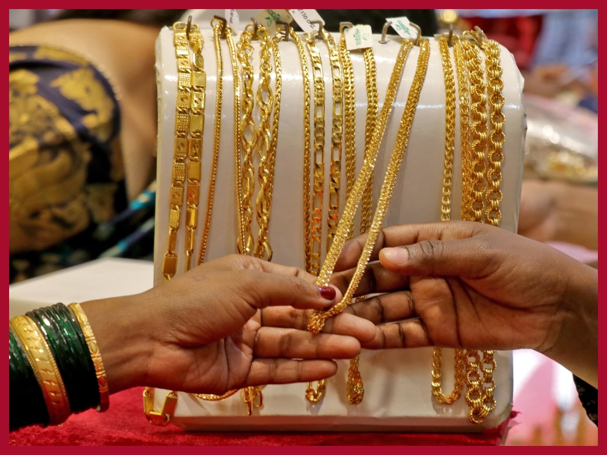 Gold Price Today, 25 January 2024: सोने में मामूली गिरावट, चांदी 300 रुपये मजबूत, जानें- आज क्या हैं 22 Kt सोने के रेट?