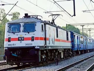 Railway Vacancy 2024: दसवीं पास की रेलवे में होने जा रही 3000 से ज्यादा भर्तियां, आवेदन आज से शुरू