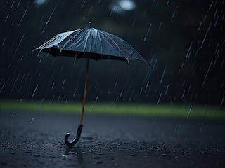 तमिलनाडु में भारी बारिश, तूफान की चेतावनी जारी, चेन्नई के स्कूलों में छुट्टी घोषित