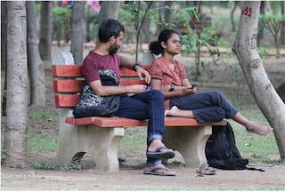 क्या ज्यादा समझदारी भी कर सकती है रिश्ते को कमजोर?