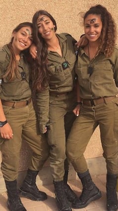 क्यों है इजराइल की महिला सैनिकों की पैंट में 2 पॉकेट? कारण जान रह जाएंगे दंग !