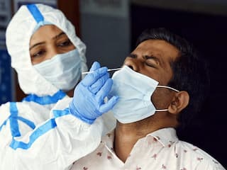 COVID Cases Rise in Delhi: How Hospitals Getting Ready to Tackle Situation With Oxygen, PPE Kits, ICU Beds