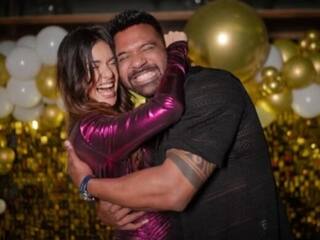 Divya Agarwal मंगेतर अपूर्वा पडगांवकर की बनेंगी 'बाइको', Video के जरिए दिखाया वेडिंग कार्ड