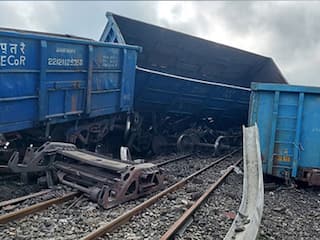Train Towards Chennai Harbour Derailed Near Chengalpattu, Railway Movement Affected
