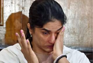 After Bajrang Punia, Vinesh Phogat Returns Khel Ratna, Arjuna Awards In Protest Against WFI