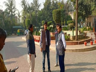 Noida News: कूड़े का निस्तारण नहीं करना इन संस्थानों को पड़ा भारी, लगा 2.51 लाख का जुर्माना