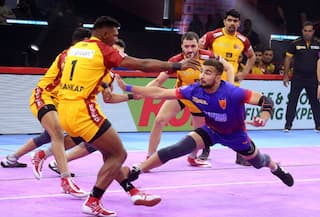 Naveen And Ashu Malik Lead Dabang Delhi To Clinical Victory vs Telugu Titans