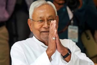 Bihar Live: बिहार में सियासी उलटफेर! कल मुख्यमंत्री पद की शपथ ले सकते हैं नीतीश कुमार