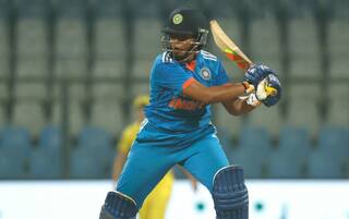 नंबर-3 के स्पॉट के लिए पहली पसंद हैं ऋचा घोष: ऑस्ट्रेलिया के खिलाफ सीरीज हार के बाद बोले अमोल मुजुमदार