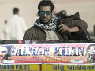 Video : Salman Khan को बर्थडे विश करने पहुंची उनकी 'फैन आर्मी', घर के बाहर चिपकाए बड़े-बड़े पोस्टर