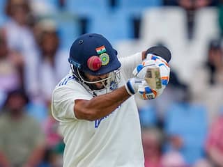 IND vs SA: 142 की स्पीड वाली खतरनाक बाउंसर से चोटिल हुए शार्दुल ठाकुर, फीजियो को आना पड़ा मैदान पर