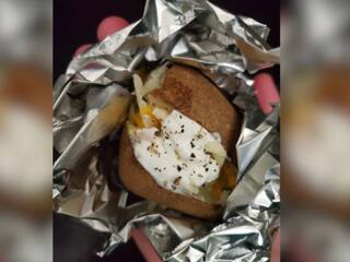 Christmas Viral Post: बोनस के नाम पर आलू, कंपनी पर भारी पड़ा, कर्मचारी को देना पड़ा टैक्स