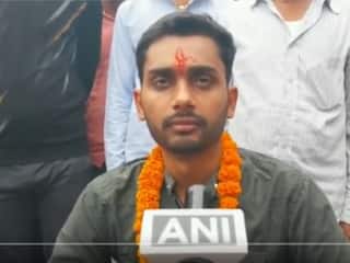 Video: सुरंग में फंसे मजदूर दीपक ने कहा, टनल में चोर-पुलिस खेलकर किया करते थे मनोरंजन