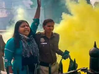 संसद के बाहर पकड़ी गई नीलम के परिजनों से पूछताछ, दिल्ली पुलिस ने ली जींद में घर की तलाशी