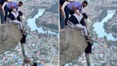 Viral Video: चट्टान से लटका दोस्त, वीडियो देखकर लोगों की सांसें थमीं, फिर हुआ कुछ ऐसा