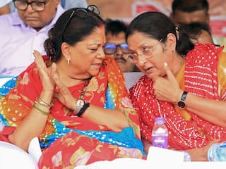 Rajasthan में CM की रेस के बीच  क्या वसुंधरा राजे ने किया शक्ति प्रदर्शन,  25 विधायक आवास पर मिले