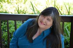 Meet Kim Denicola, A 60-Year-Old Woman Who Lost 30 Years of Her Memory After Waking From a Bad Headache
