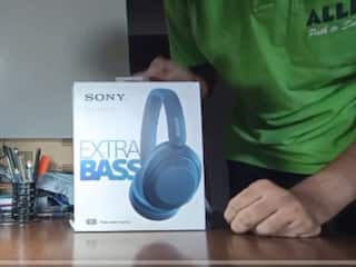 Amazon से 20 हजार का हेडफोन ऑर्डर कर बैठ गया शख्स, पार्सल खोलते ही लगा धोखा