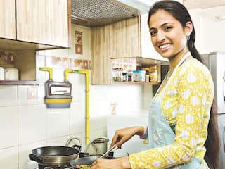 सिर्फ 50 रुपये महीना मिलेगा PNG कनेक्शन, योजना का शुभारंभ आज