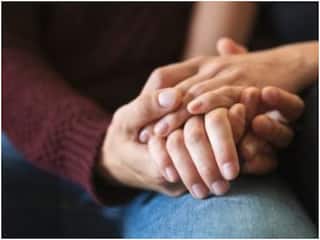 UP: बॉयफ्रेंड के साथ घर में मौजूद लड़की ने 6 और 7 साल की बहनों को मार डाला, मनोवैज्ञानिक बोले- मोबाइल है ऐसी वारदातों की वजह!