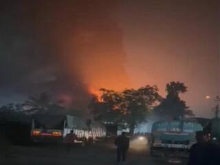 महाराष्ट्र के नवी मुंबई में केमिकल फैक्ट्री में लगी आग, 11 लोगों को बाहर निकाला