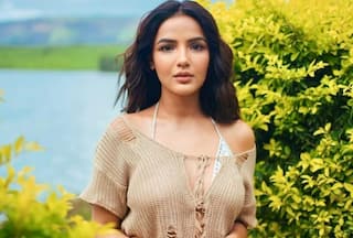 Jasmine Bhasin Slams Airlines For Their Horrible And Disastrous Management: 'Worst Flight'