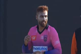 VIRAL VIDEO: Pakistan Cricket Team's Mohammad Amir Amazes Everyone With His T10 League Match Performance in Abu Dhabi