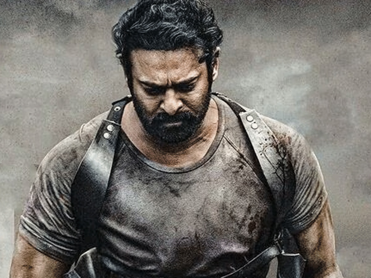 'Salaar' के मेकर्स को झटका, रिलीज़ के कुछ घंटों में ही ऑनलाइन लीक हुई प्रभास की फिल्म!