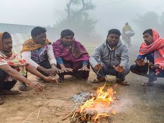 Delhi Pollution News: दिल्ली की वायु गुणवत्ता में कोई सुधार नहीं , AQI खराब श्रेणी में बरकरार