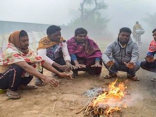 Weather Update: Uttarakhand में बर्फबारी, Delhi-UP-MP में कोहरा, जाने आज कैसा रहेगा मौसम