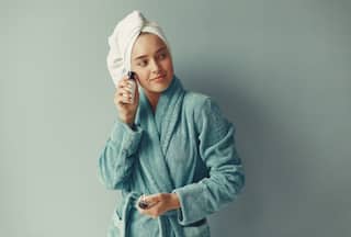 Winter Skincare: Do You Need Sunscreen in Cold Weather? 5 Myths Debunked