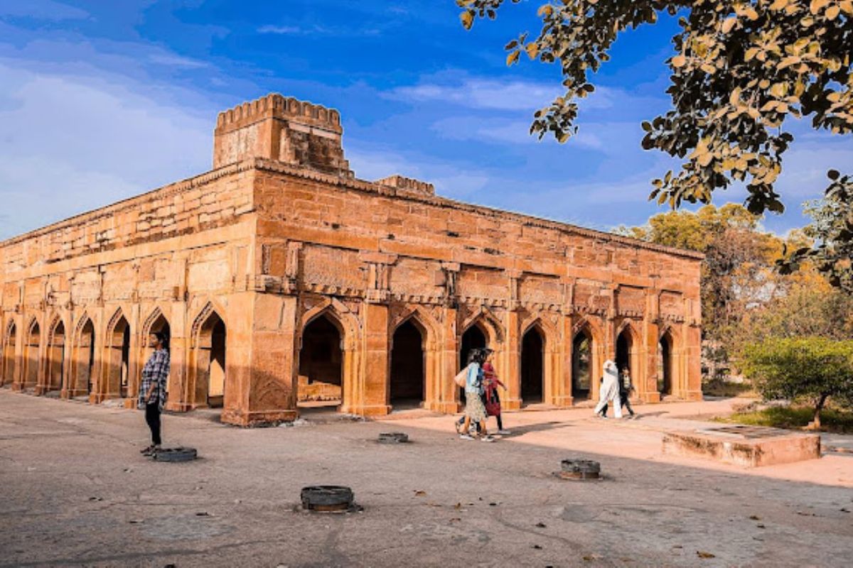 Exploring The Historical Land of Chunar : Where Majestic Tales, Meet Culture