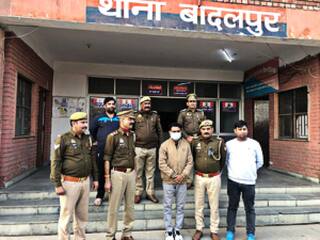 UP Crime News: चार साल से चकमा दे रहा था ईनामी बदमाश, अब बिहार से दबोच लाई नोएडा पुलिस
