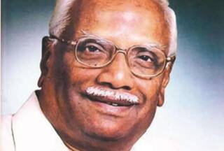 Meet Dr Chandrashekar, The 'People's Psychiatrist' Who Treated Villagers At Their Doorsteps In Karnataka